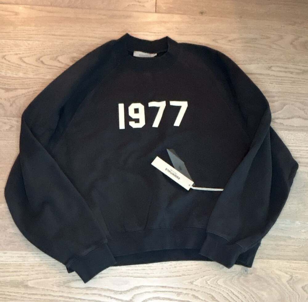 Fear of God Essentials 1977 Crewneck Sweatshirt Size M Iron